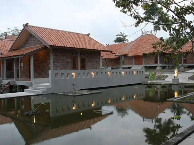 Disaster Oasis Hotell Kaliurang Exteriör bild
