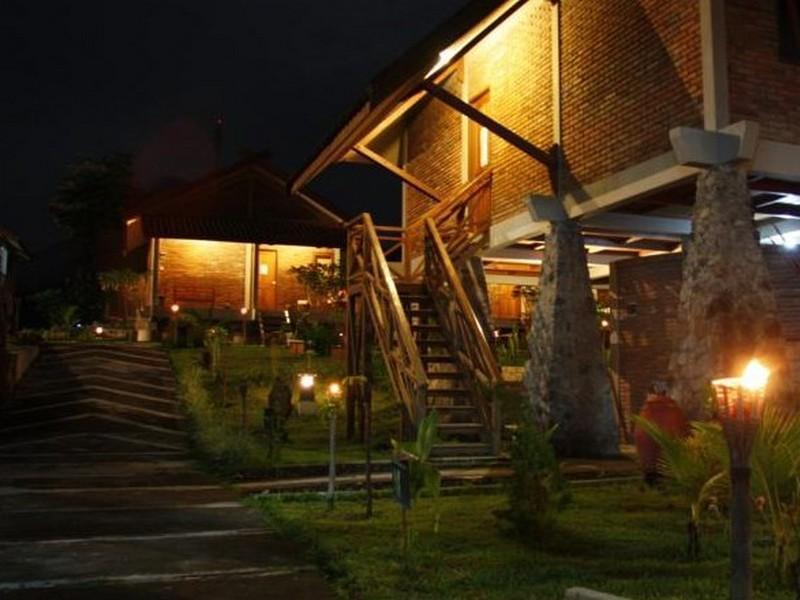 Disaster Oasis Hotell Kaliurang Exteriör bild