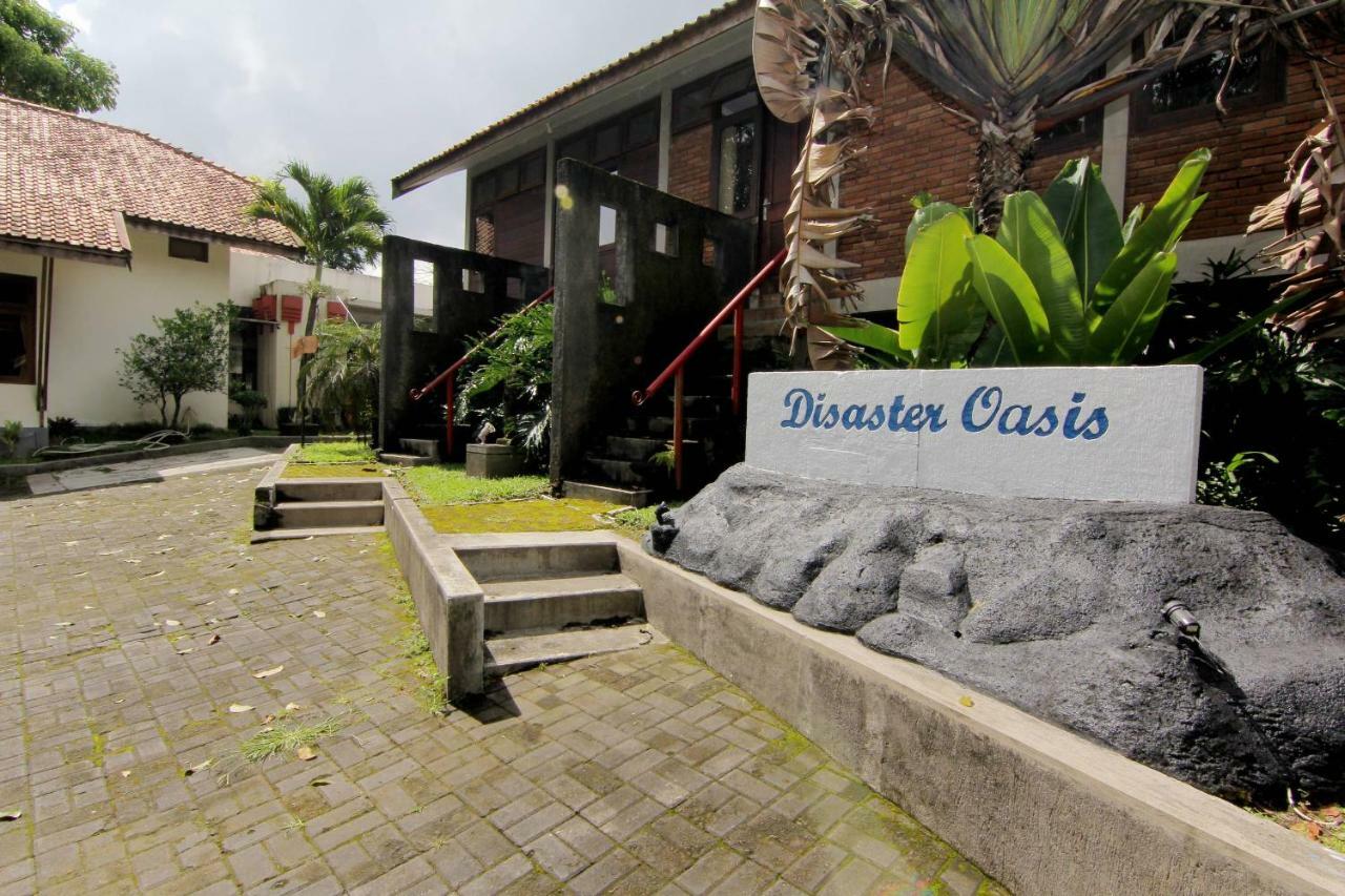 Disaster Oasis Hotell Kaliurang Exteriör bild