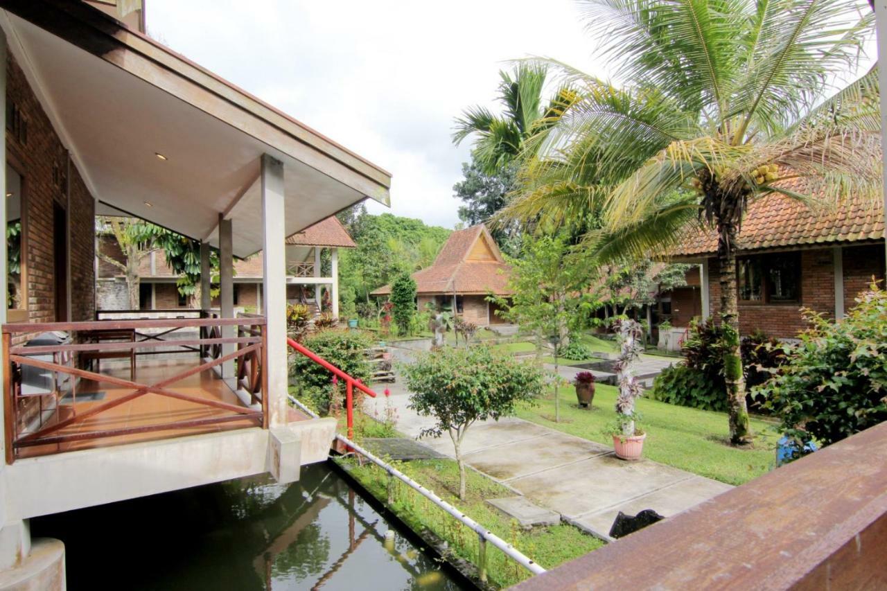 Disaster Oasis Hotell Kaliurang Exteriör bild