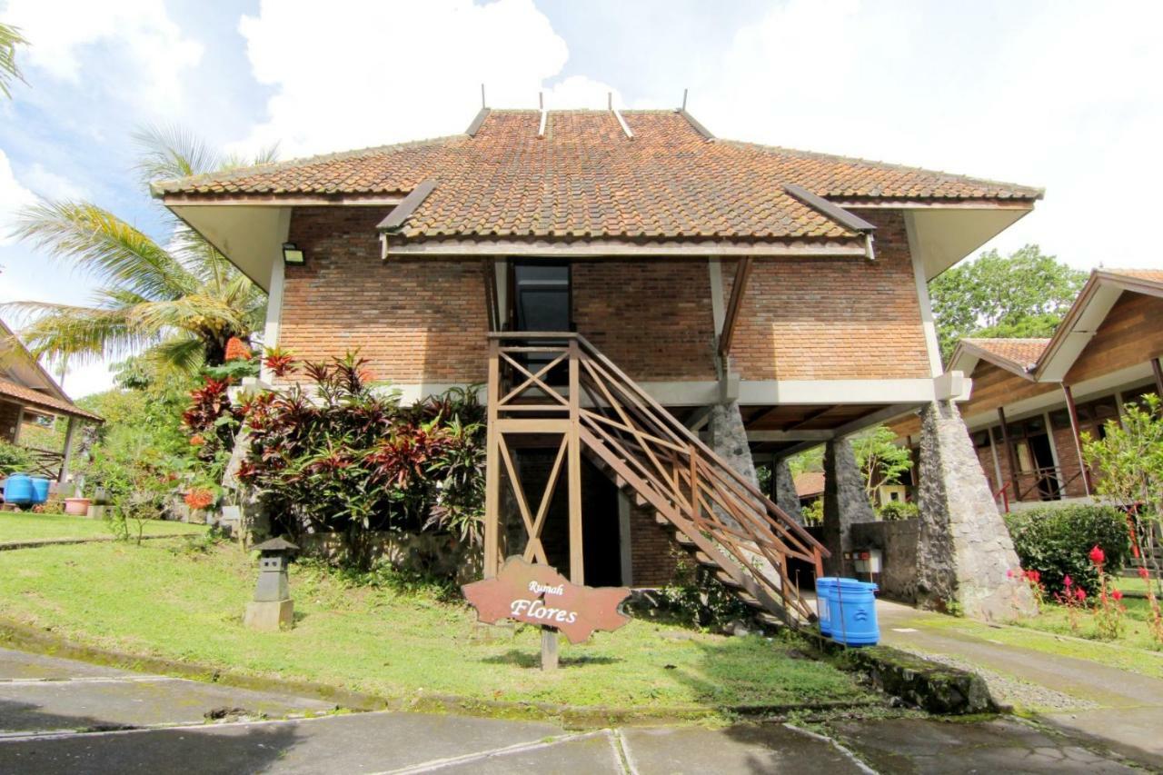 Disaster Oasis Hotell Kaliurang Exteriör bild